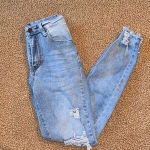 High rise skinny jeans. Size : XS